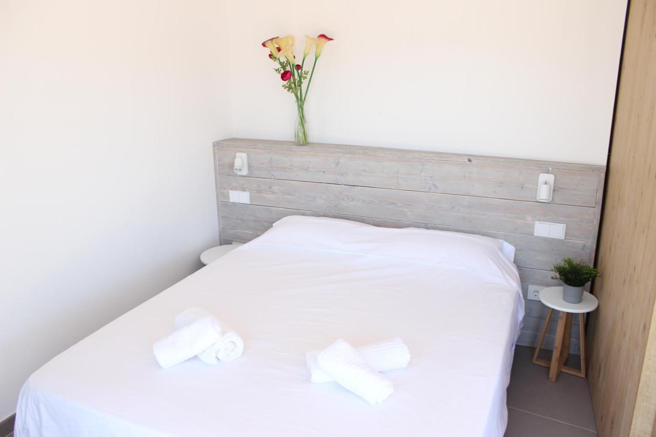 Beautiful Loft, Huge Sunny Terrace, View Over The Beach And Sea Roses Zewnętrze zdjęcie