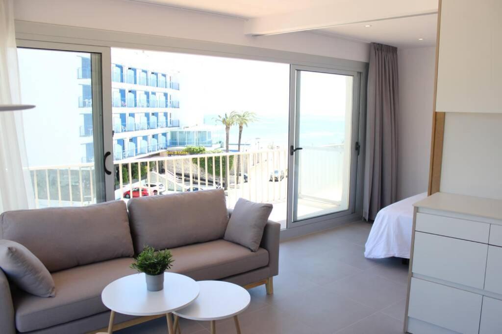 Beautiful Loft, Huge Sunny Terrace, View Over The Beach And Sea Roses Zewnętrze zdjęcie