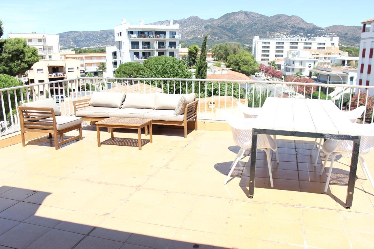 Beautiful Loft, Huge Sunny Terrace, View Over The Beach And Sea Roses Zewnętrze zdjęcie