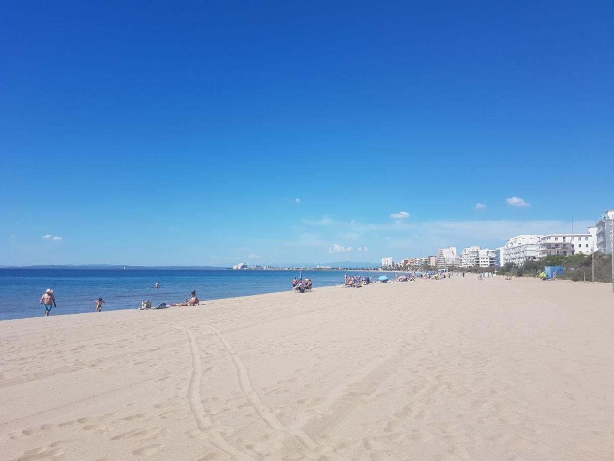 Beautiful Loft, Huge Sunny Terrace, View Over The Beach And Sea Roses Zewnętrze zdjęcie